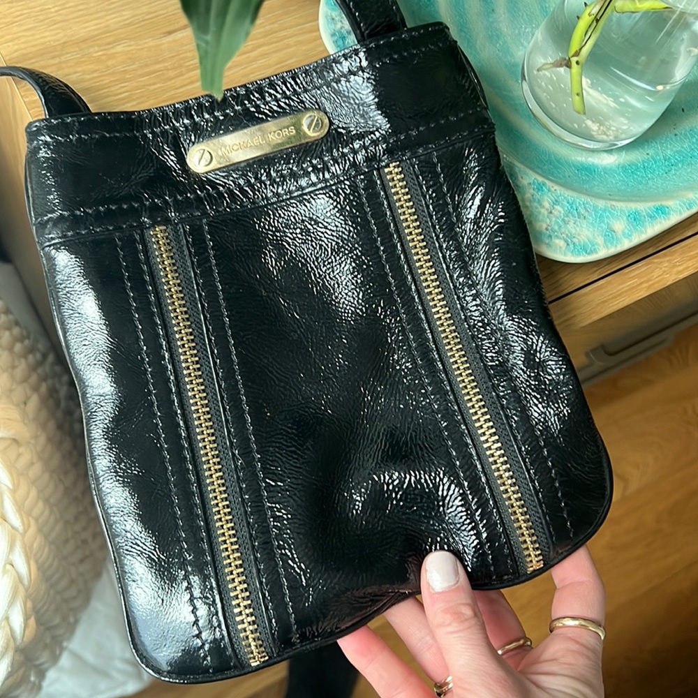 Michael Kors Crossbody bag - black patent leather